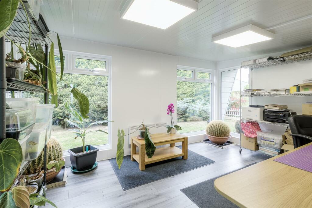 6 Shilton Lane, Bulkington