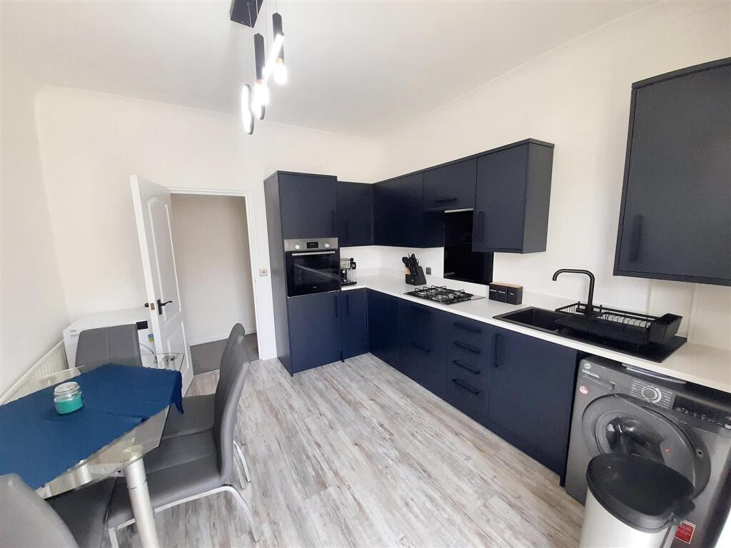 Kitchen breakfast room new.jpg