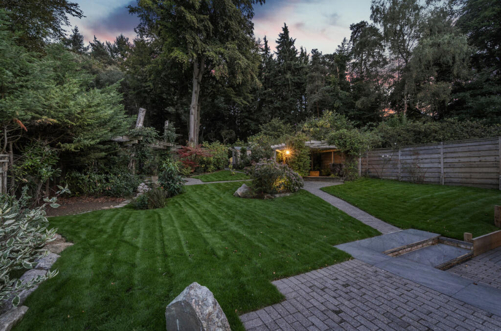 1347655-6-68bb345...