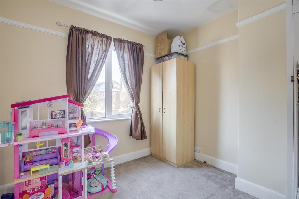 6 The Crescent, HP13 6JY-1.jpg