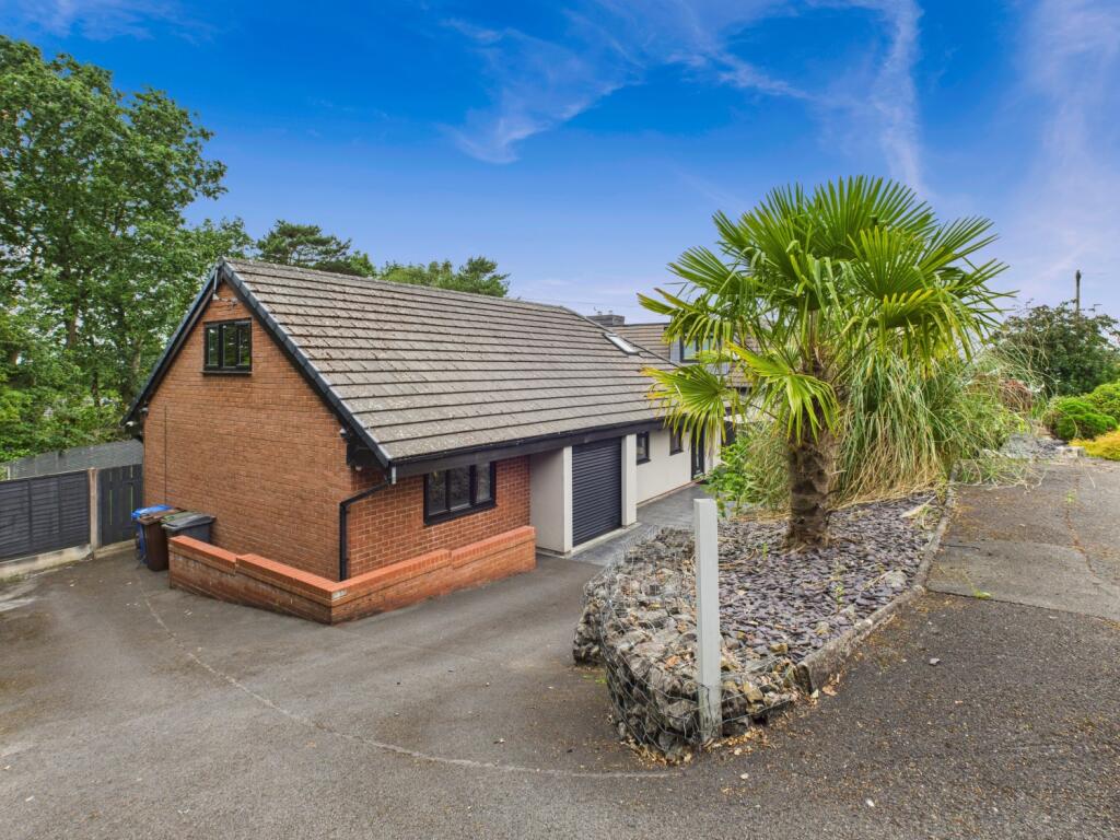 CAM03729G0-PR0082-STILL038