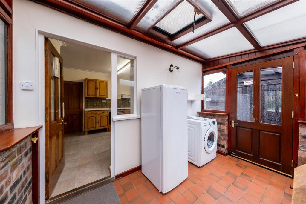 25 Frida Crescent-006.jpg