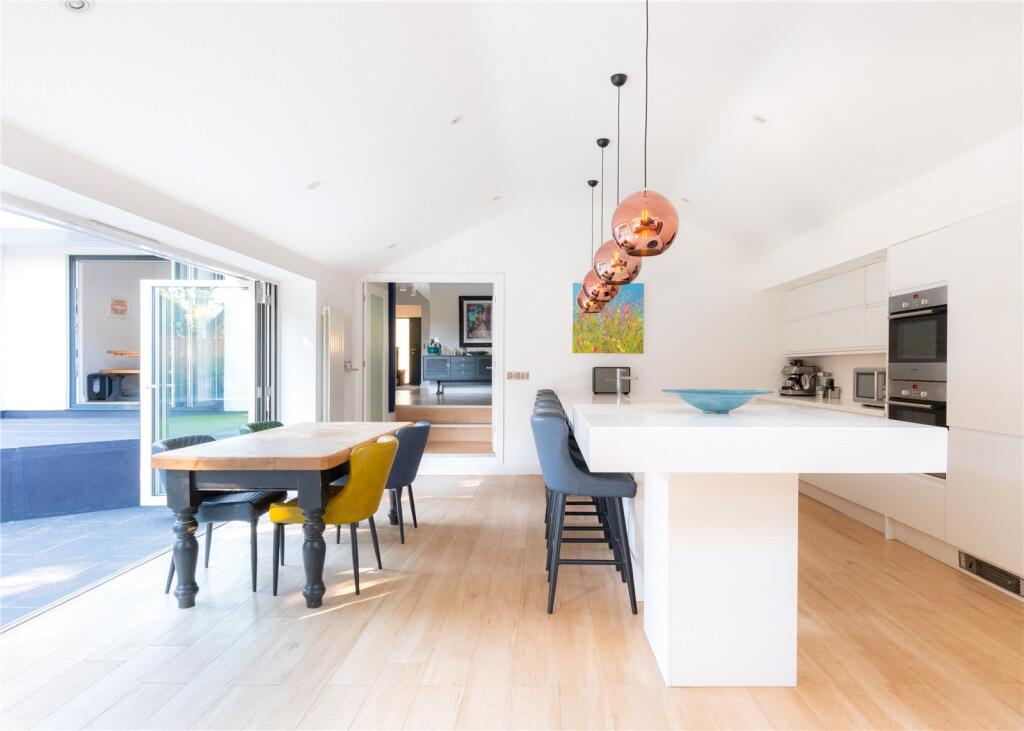 Kitchen / Dining