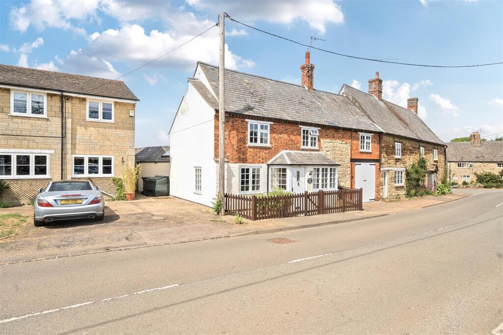 Horseshoe Cottage, 17 Greenside, Wappenham (18).jp
