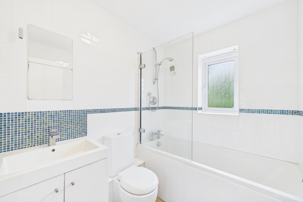 CAM03162G0-PR0335-STILL005