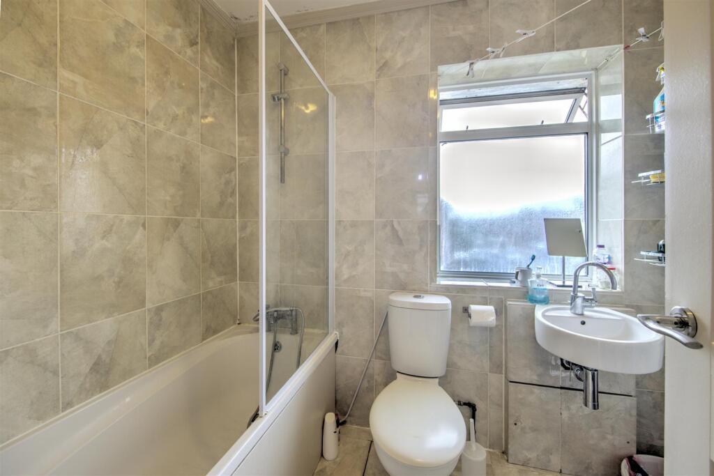 Ensuite bathroom