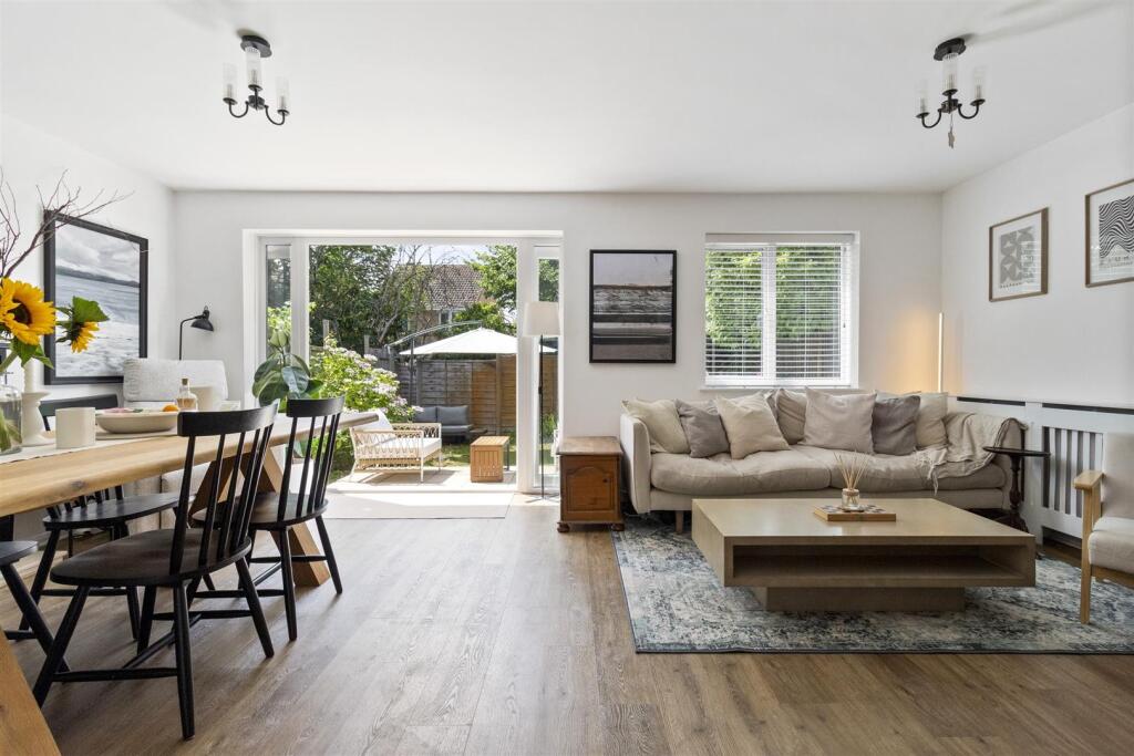 Wellend Road, 29-018.JPG