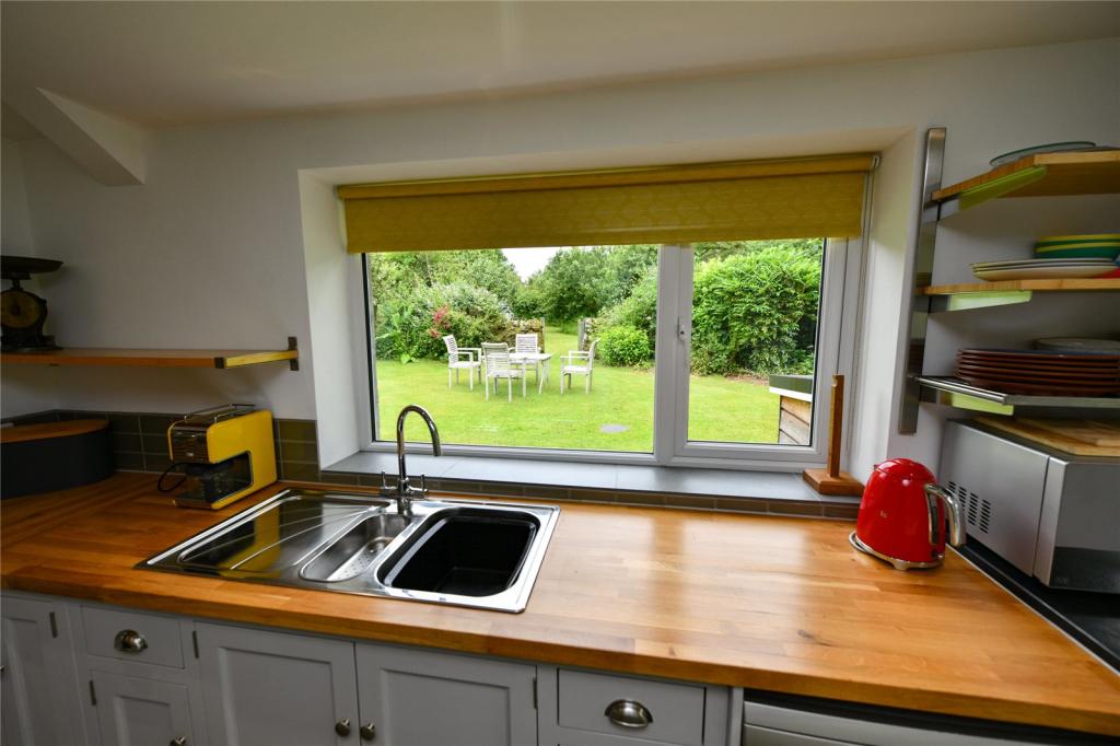 To Smithy Garden