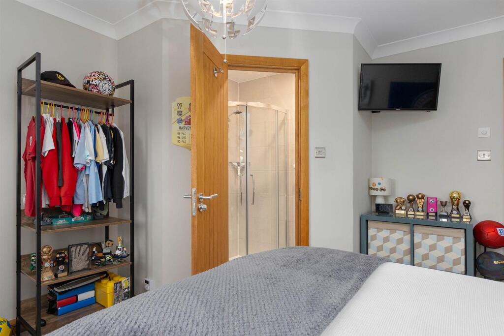 Tanglewood, 16 Fir Tree Lane