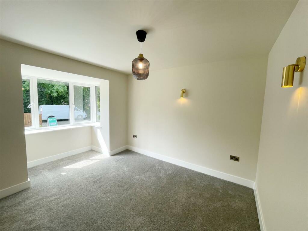 HOME OFFICE / SECOND SITTING ROOM