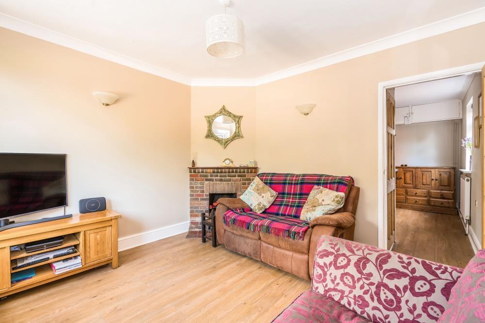Sitting room 1.jpg