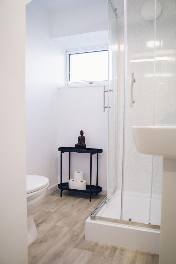 Ystafell Molchi / Bathroom