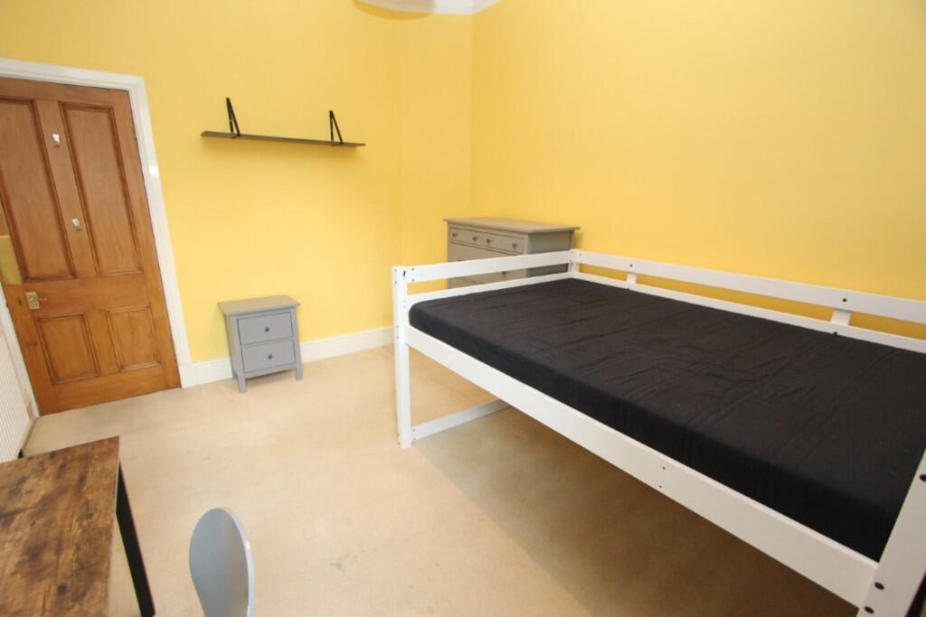 Rear bedroom