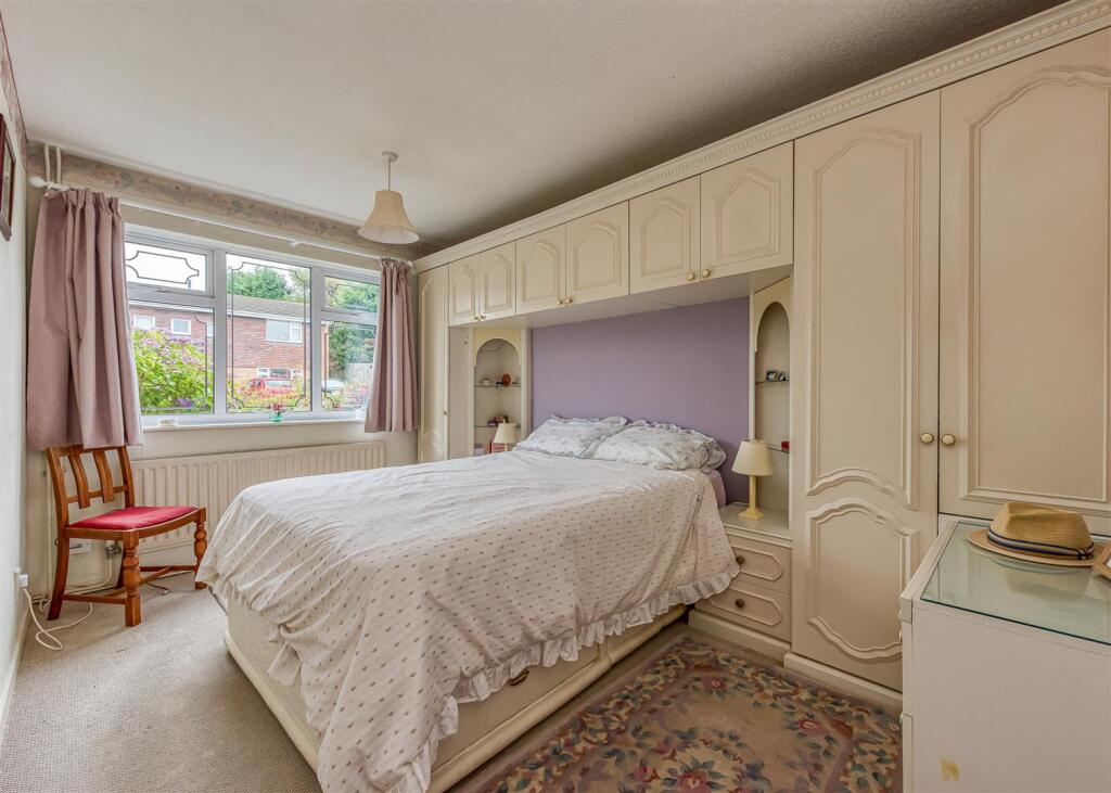 27 Bratch Park-Bedroom 1.jpg