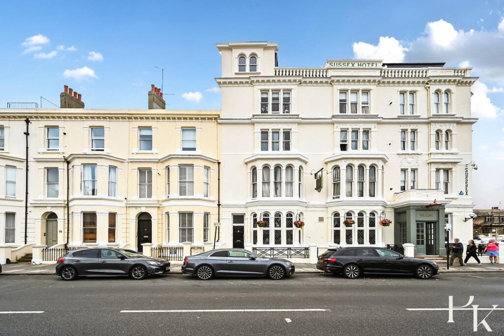 flt-6-osbourne-mansions-bn3 (16) .jpg