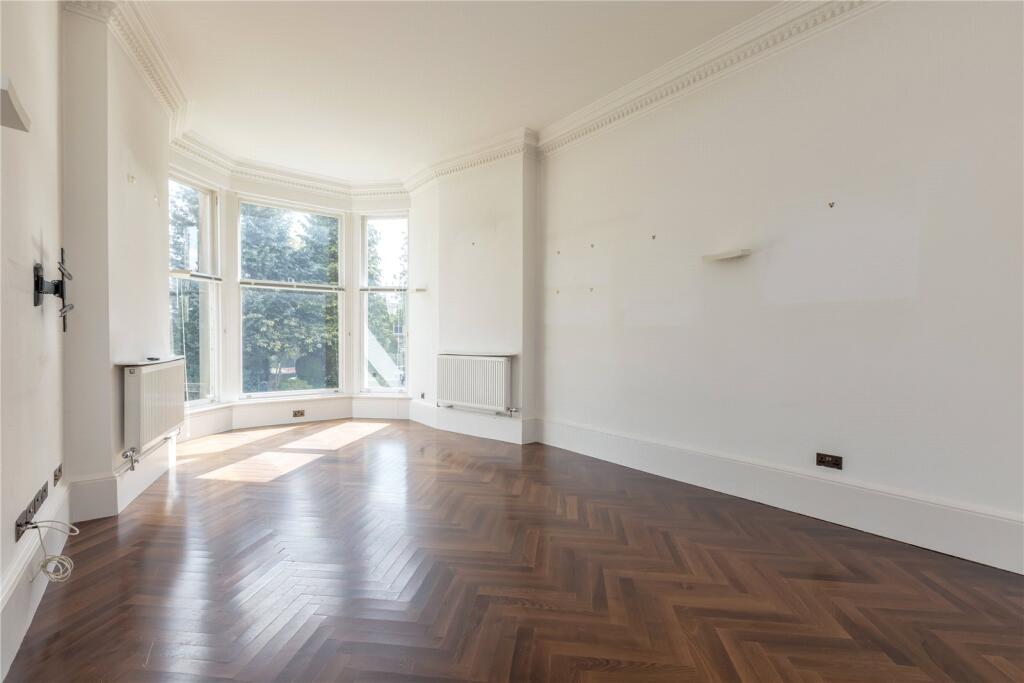 Sitting/Dining Room