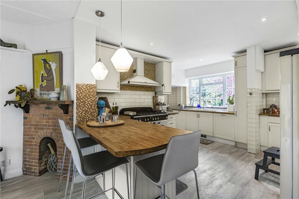 Kitchen/Breakfast Rm