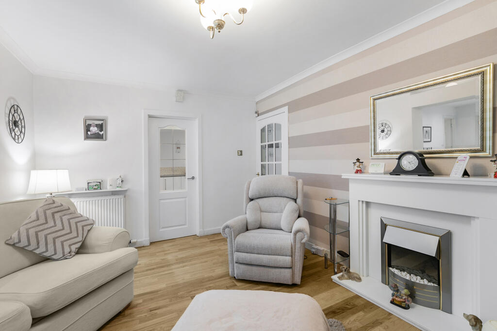 Lounge/ Dining Room