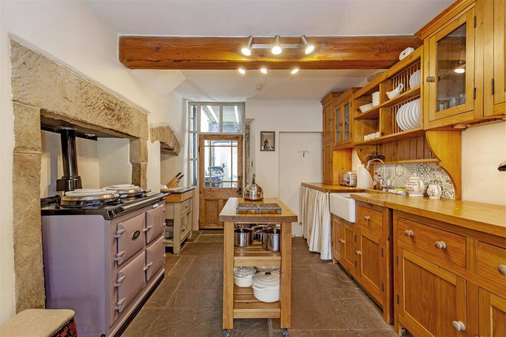 Kitchen-6.jpg