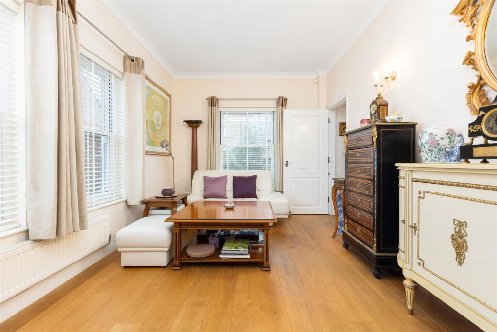 Heathcliff Avenue, Fairfield SG5 4EY