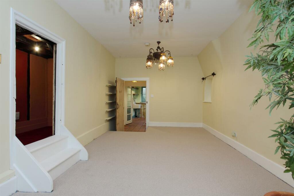 molesey cottage PH108.JPG