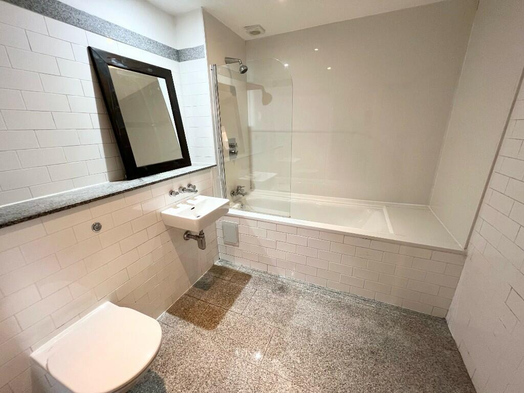 BATHROOM 2