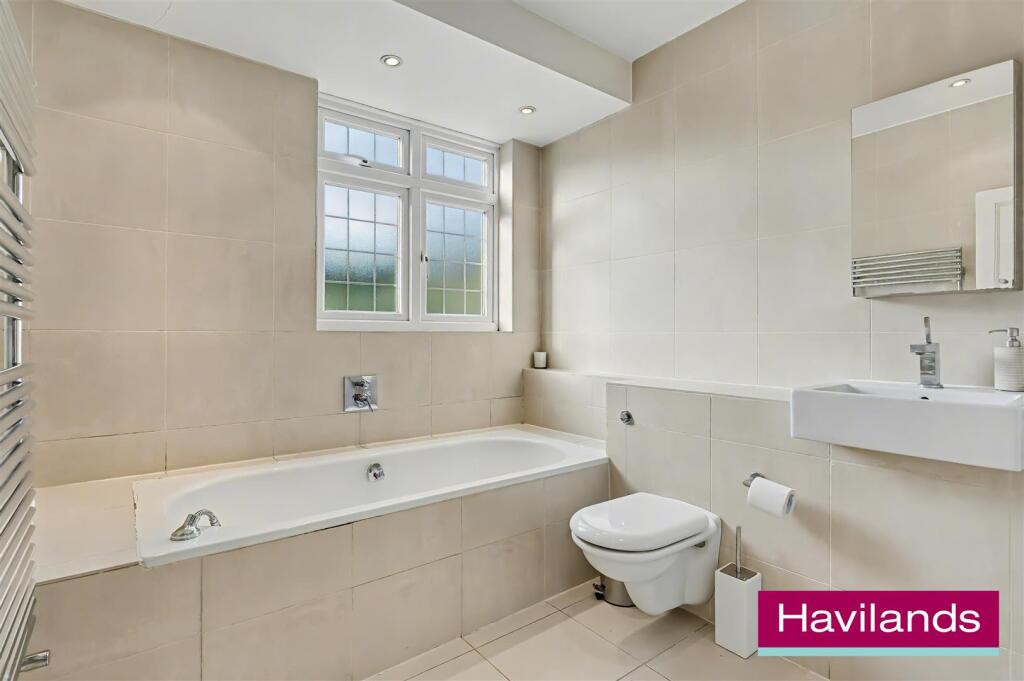 54 Cheyne Walk N21 1DE-18.jpg