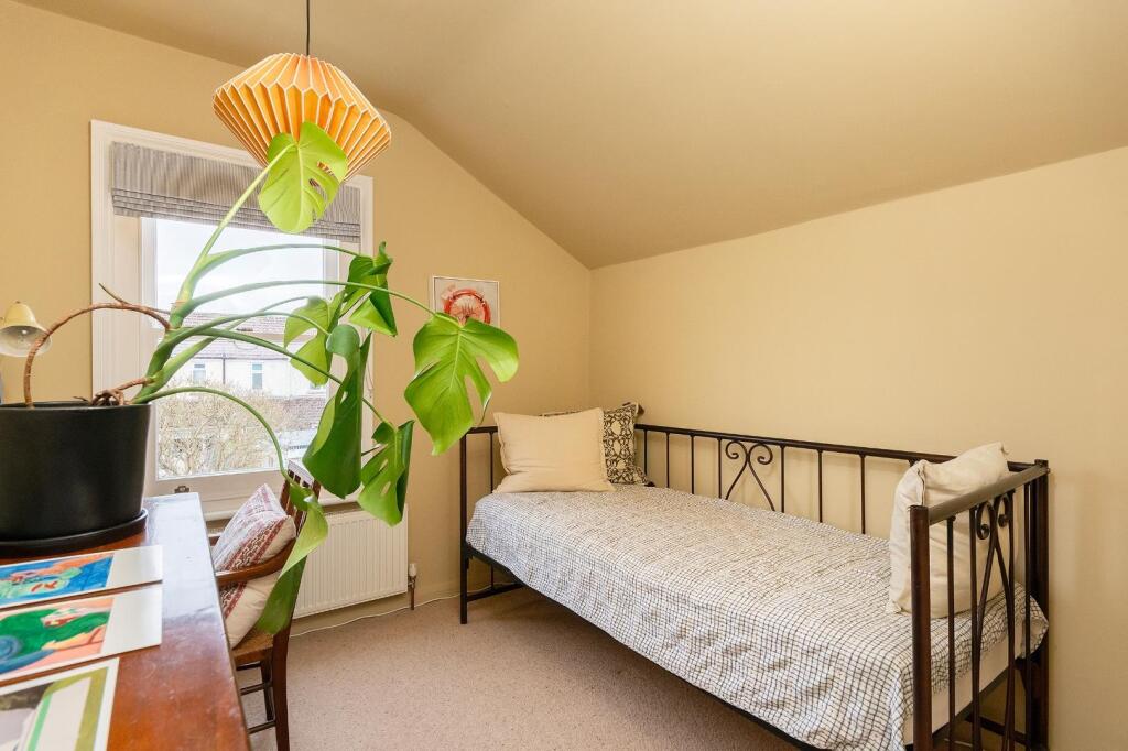 0B2RHD - Bedroom B.jpg