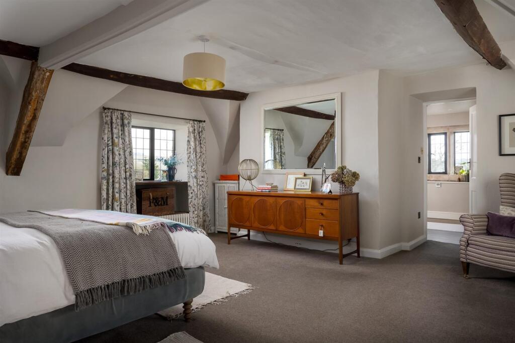 56 - Dowmans Farmhouse - GL53 9QY - Web.jpg