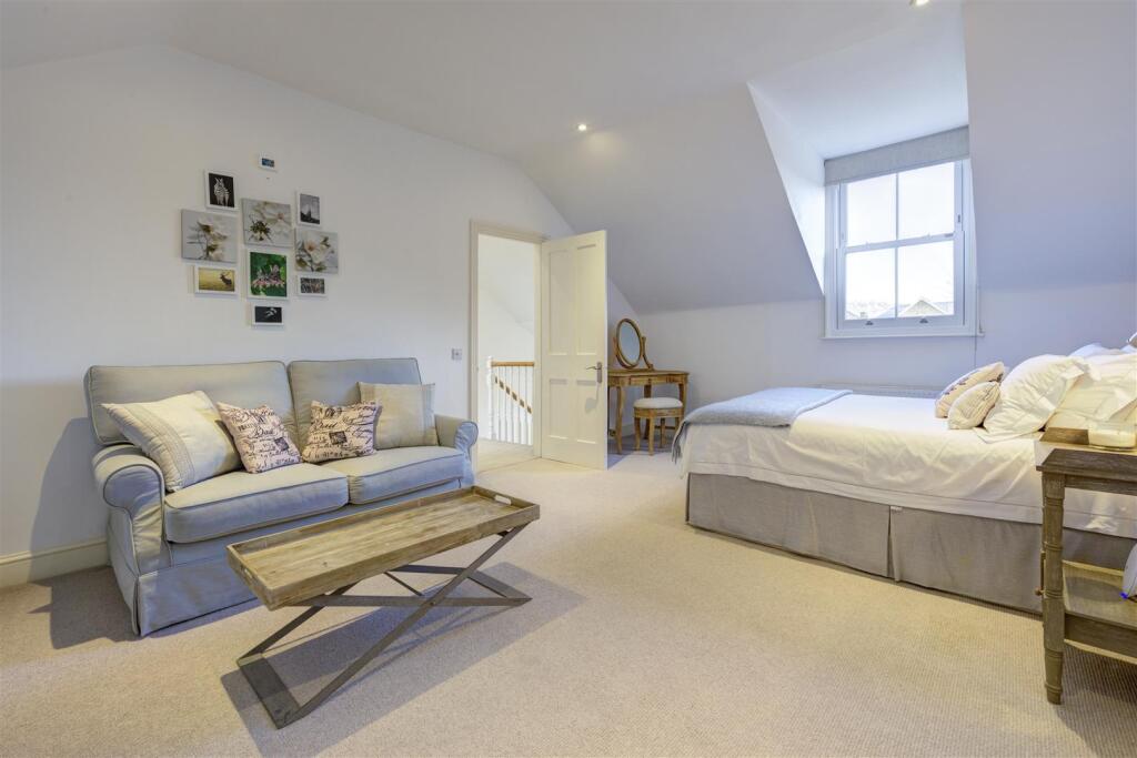 D303 3 hilltop rd topBed.jpg