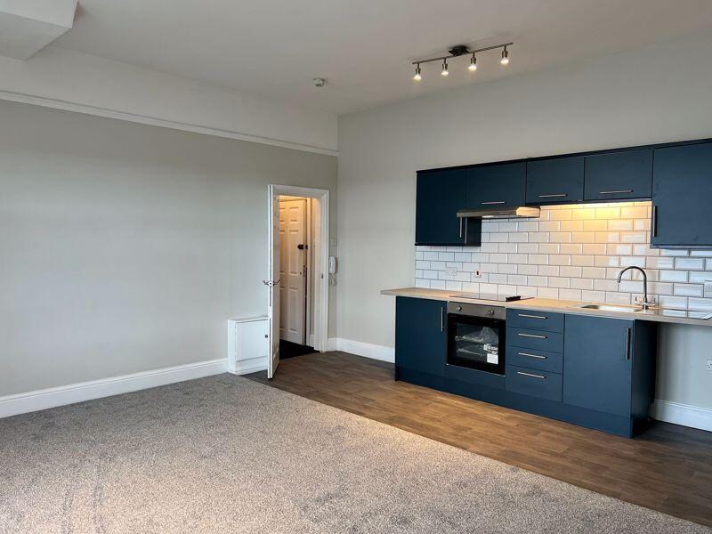 Kitchen/lounge