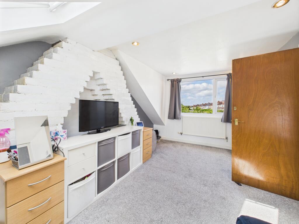 CAM05192G0-PR0107-STILL011