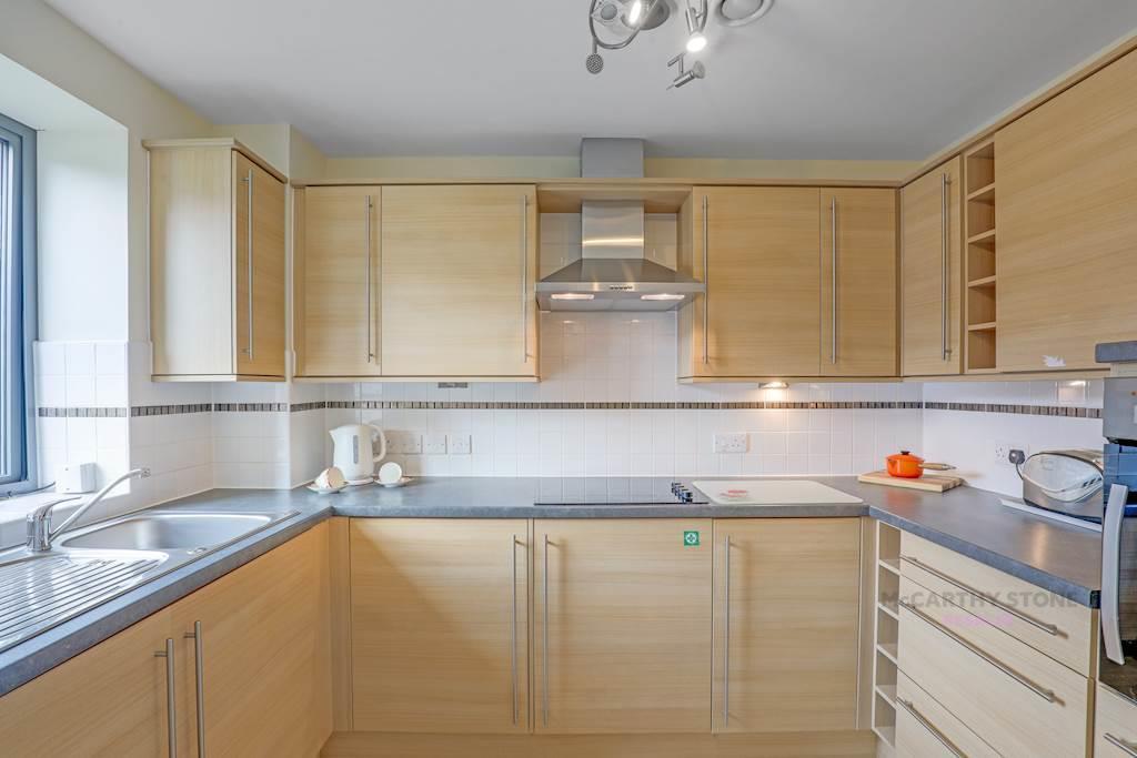 15-4559CT_MCS_Flat 40 Jenner Court_57-small.jpg