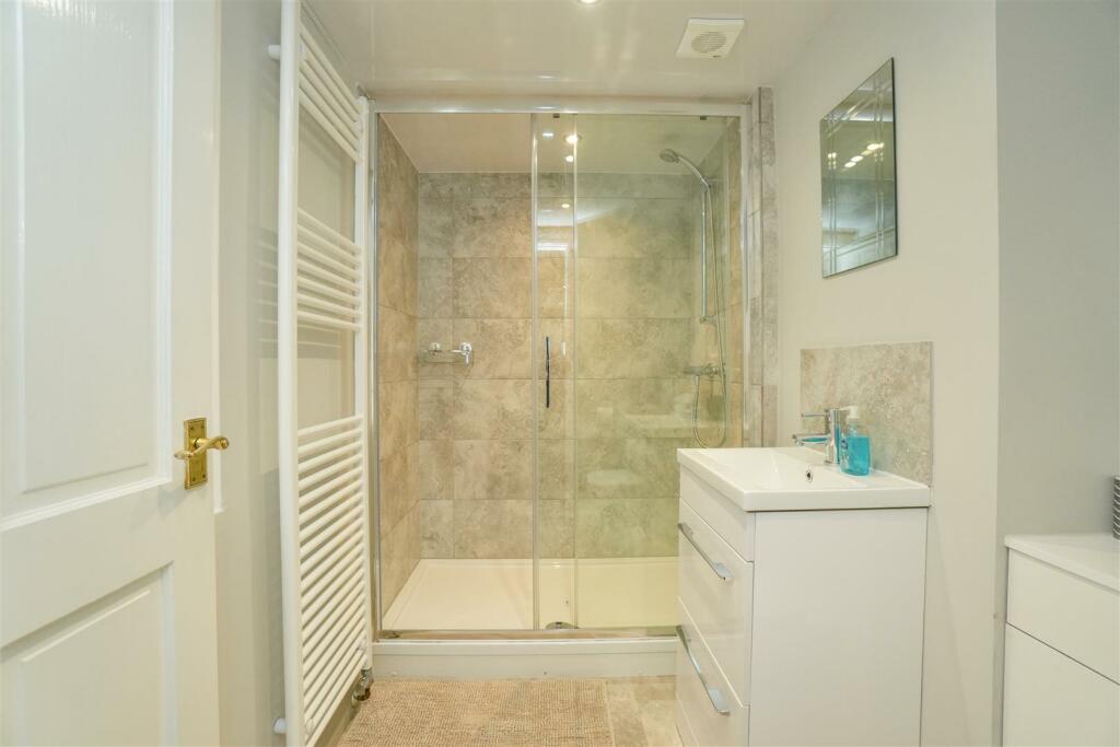 Ensuite Shower Room