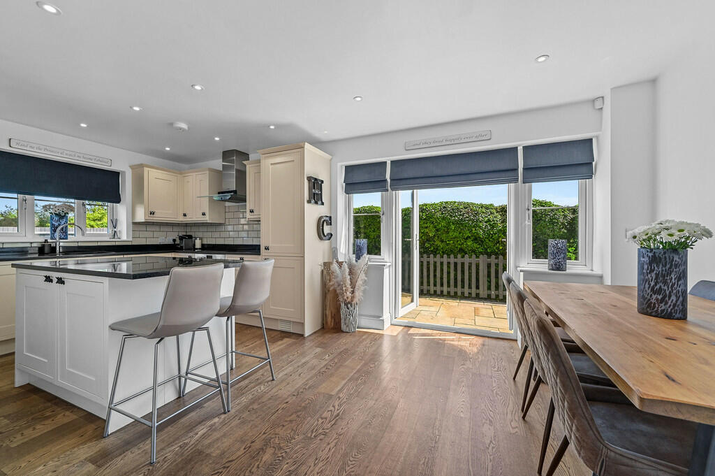 PT-TV-JuniperHous...