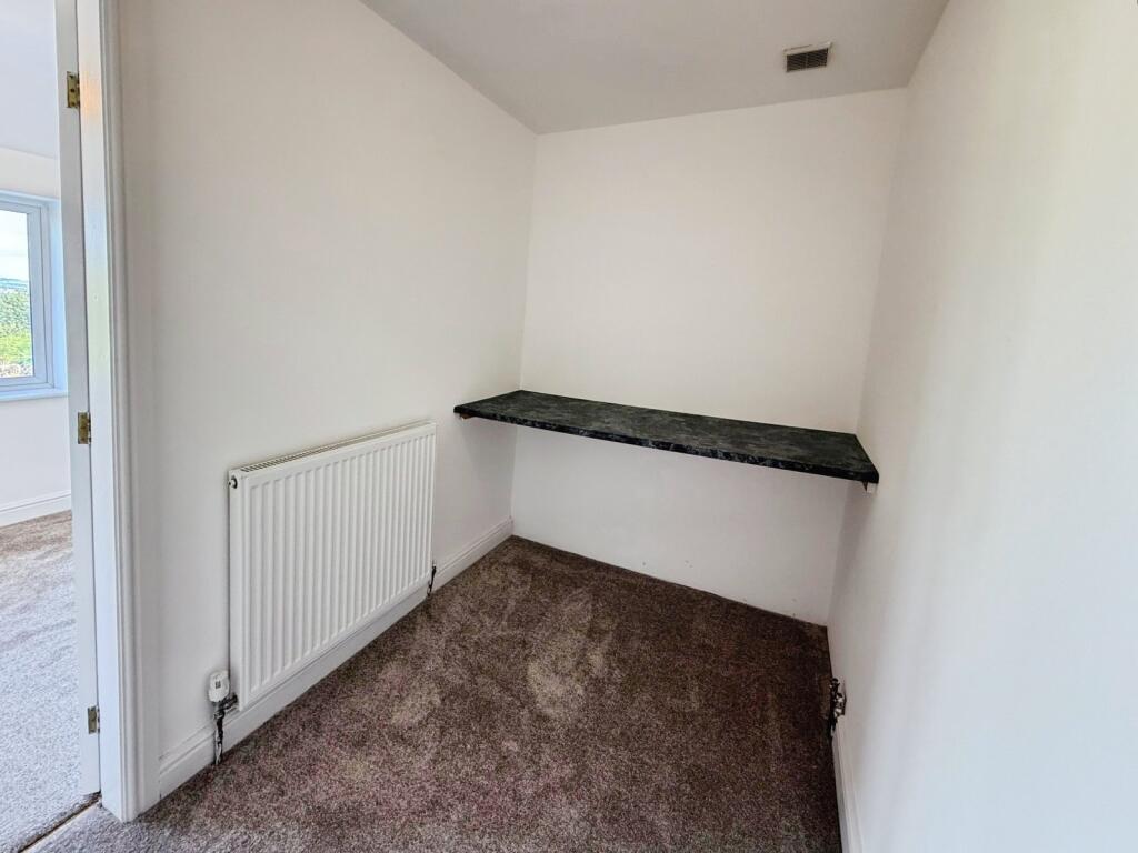 Bedroom 5 Store