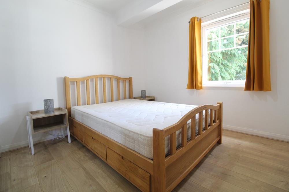 Bedroom 1 alt