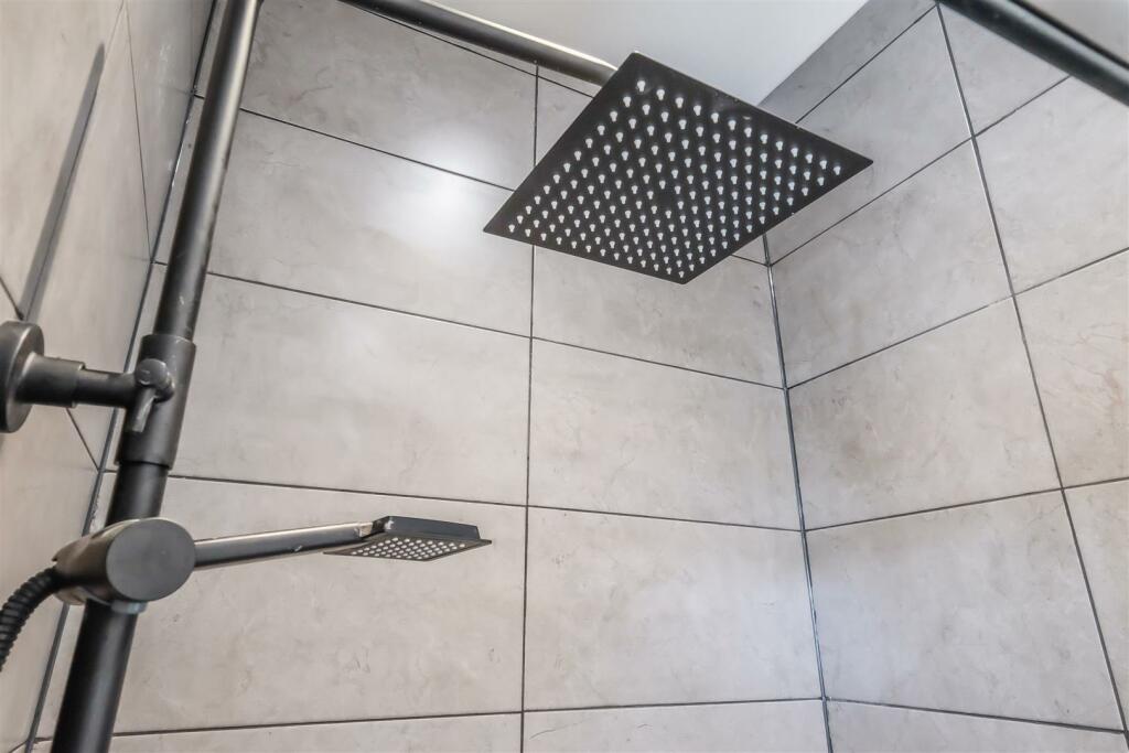 Ensuite shower room
