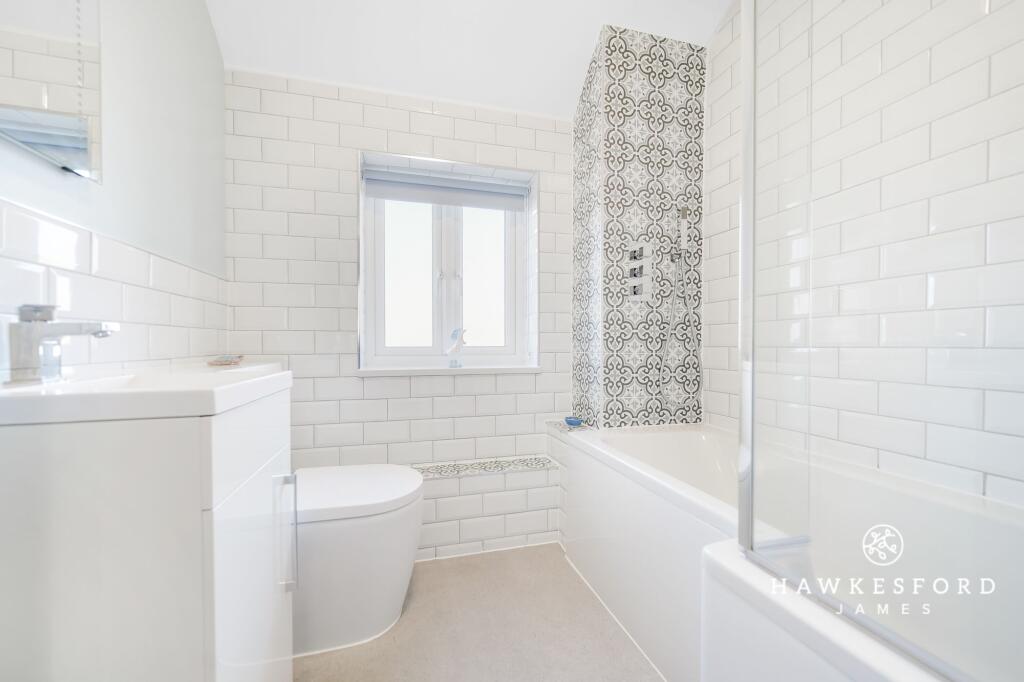 Ringlet Grove, Iwade - Bathroom