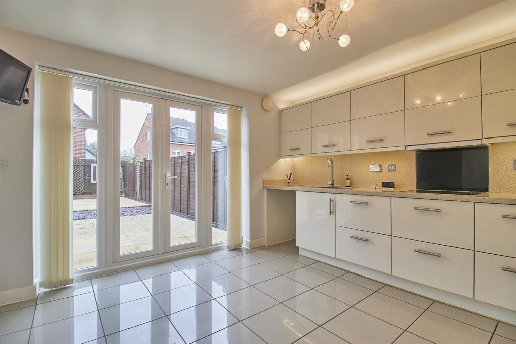 hollywell fields  2.jpg