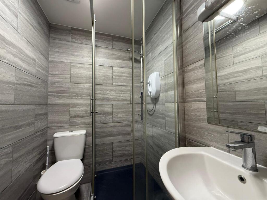 WhatsApp Image 2025-09-05 at 17.36.45_ad91d893.jpg