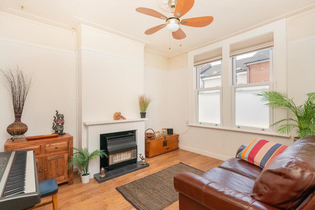 3N0REE - Living Room C.jpg