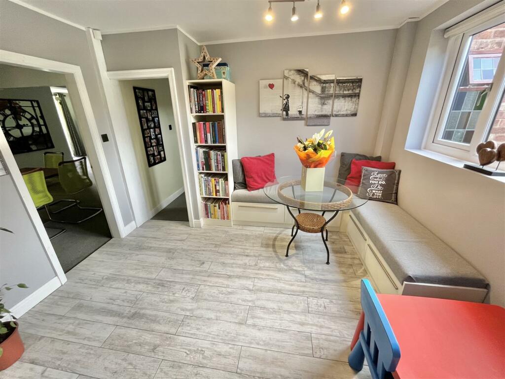Dining Kitchen Aspect 5