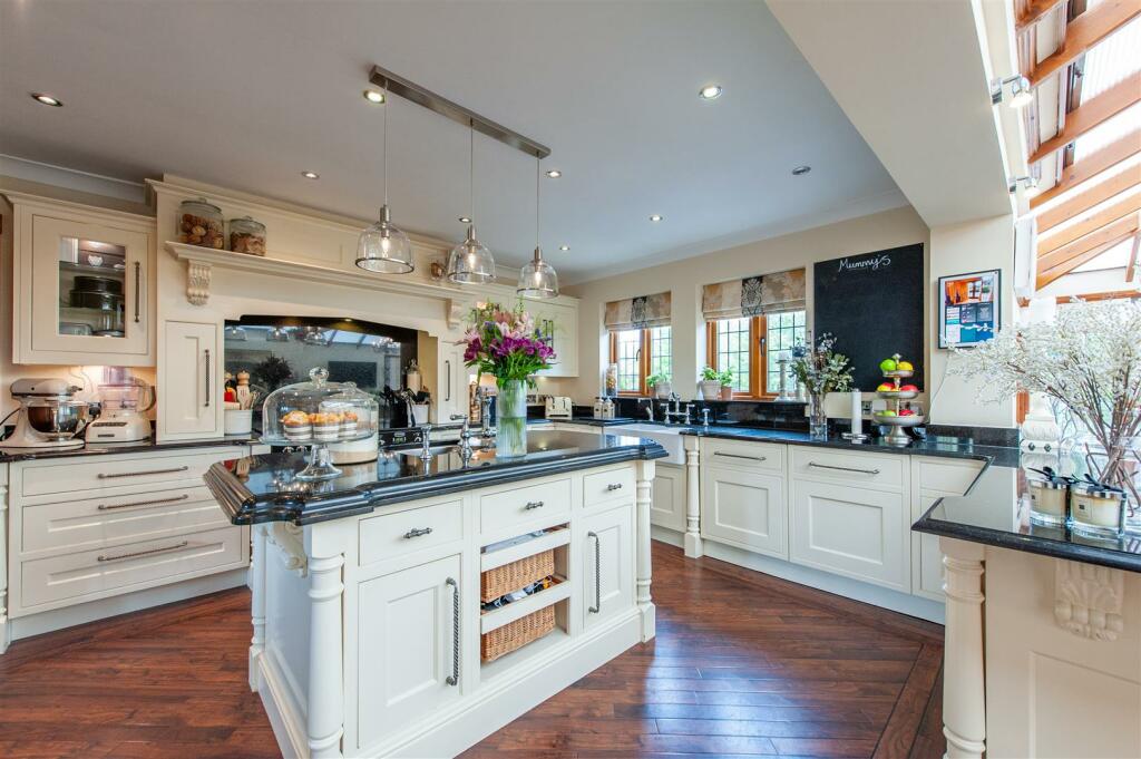 Kitchen....jpg