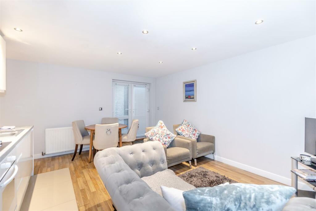 8629578-interior03.jpg