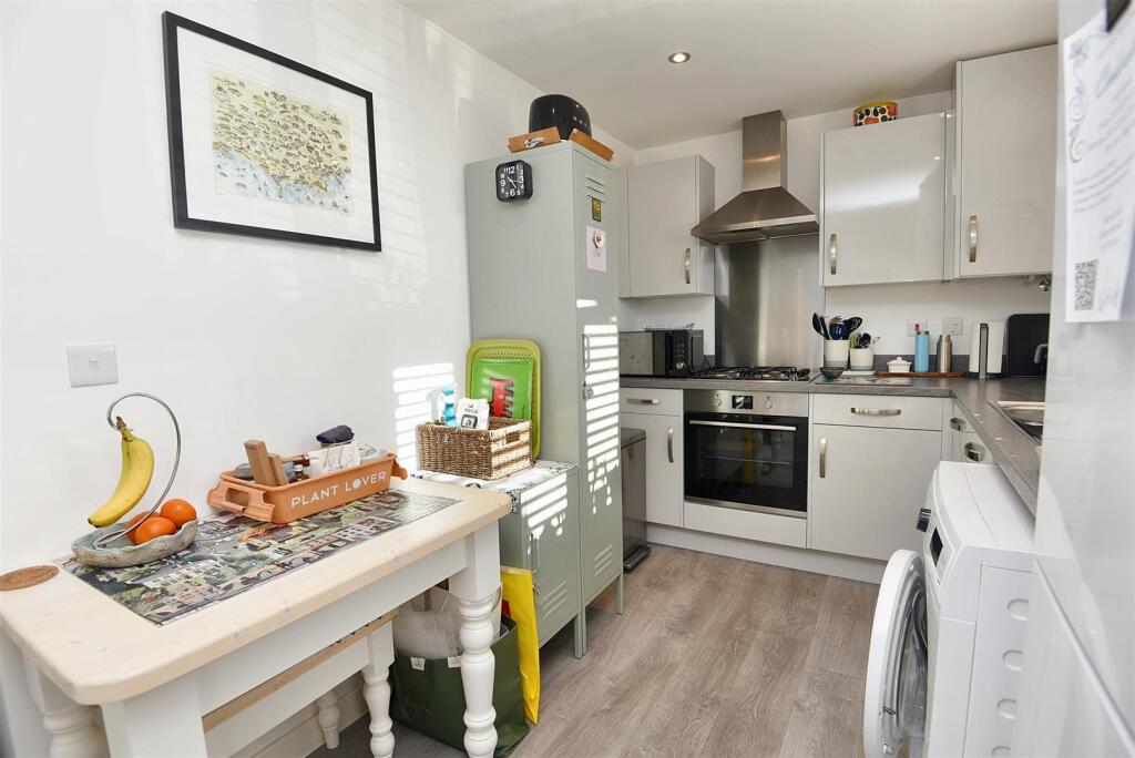 Kitchen/Dining Area