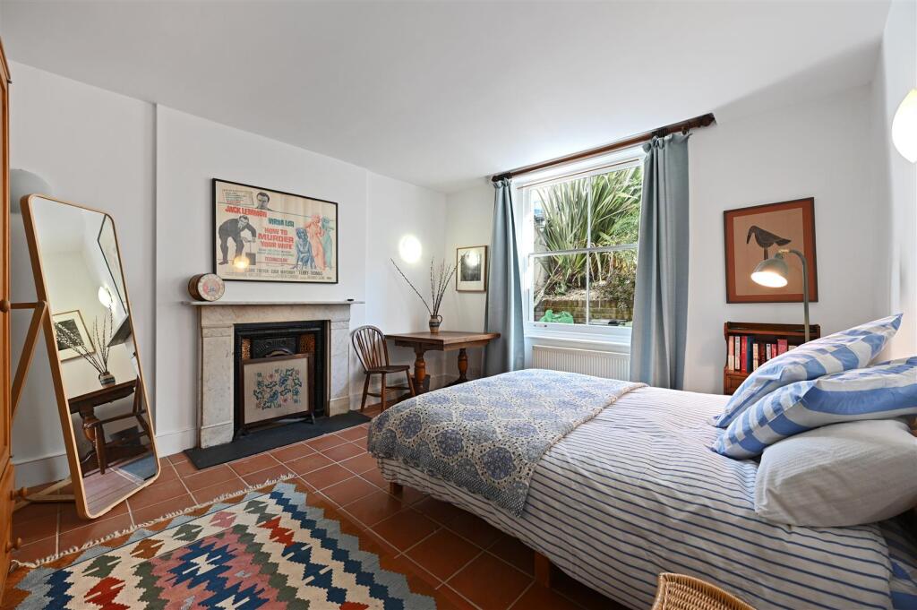 AR - Stanlake Road6.JPG