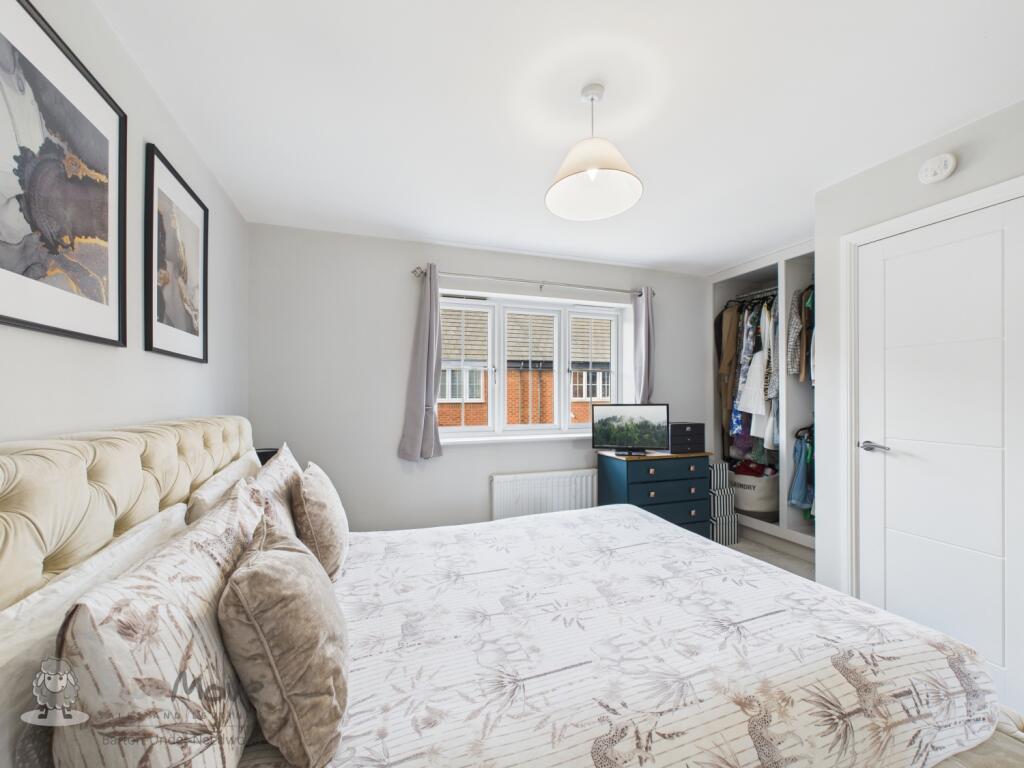 Bed 1 b