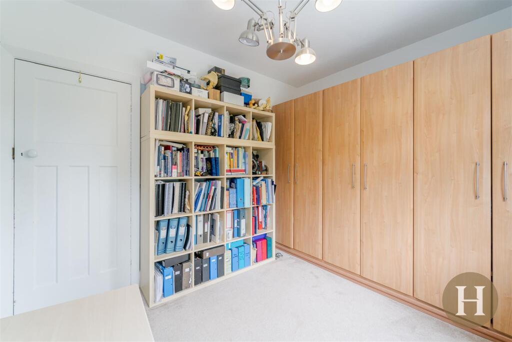 Hadleigh Estate Agents-28.jpg