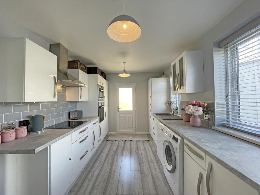 Treveneague Gardens 47 Kitchen 1.jpg